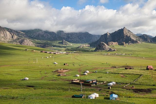 Mongolsko - Tri krásy Gobi a sviatok Naadan