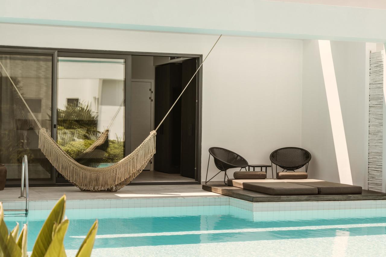 Bungalow sharing pool premium veranda