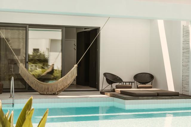 Bungalow sharing pool premium veranda