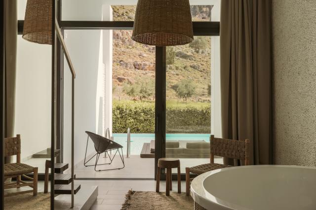 Loft suite in Bungalow with sharing pool