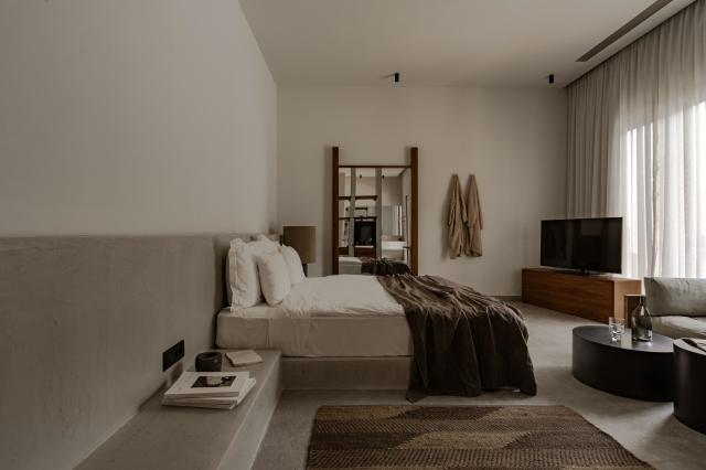 Suite with private pool