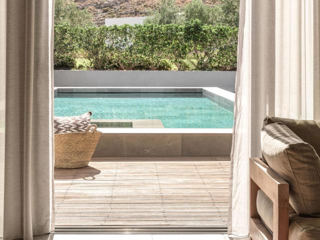 Suite with private pool