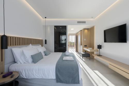 Deluxe Lagoon view suite