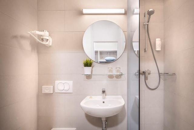 Superior dvojlôžková izba s prístelkou (balkón, morská strana)