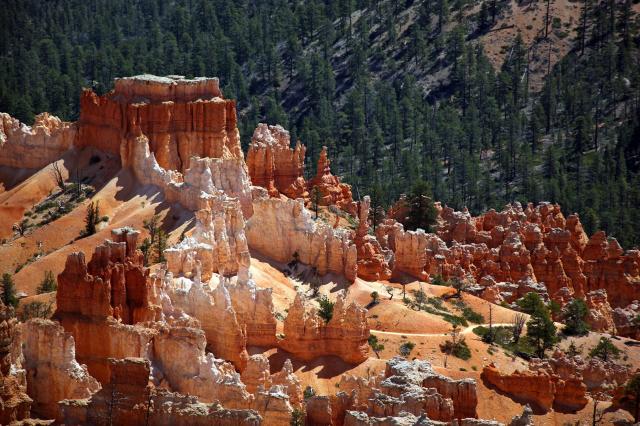 Bryce canyon - chodník Navajov. Prejdete sa po ňom aj Vy?