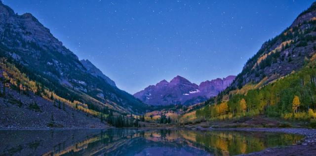 Ráno pohľad na Mt. Elbert a popri Twin Lakes sa cez IndepenDeňc