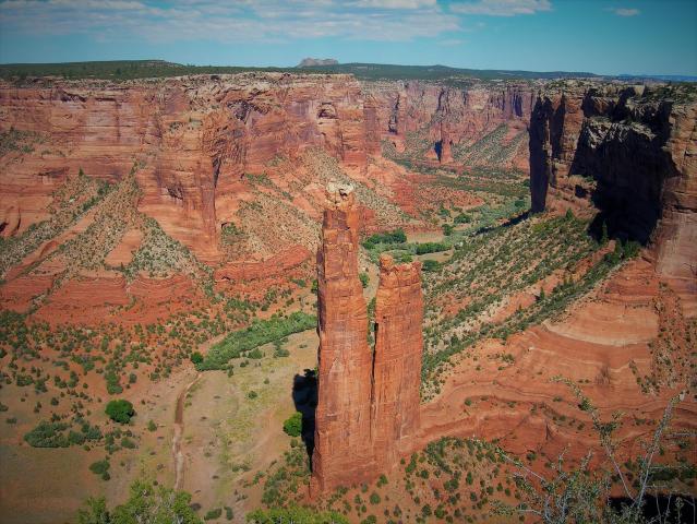 Pavúčia skala - Spider rock v národnom parku De Chelly. Aj tu s
