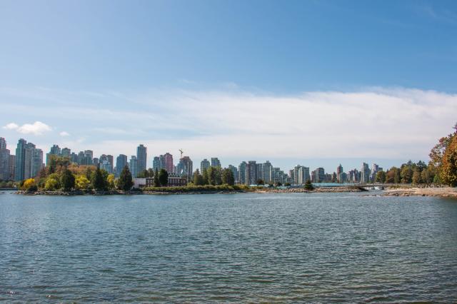 Víta vás Vancouver - z pobrežia Stanley parku si užijeme krásny