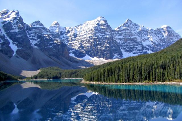 Jazero Moraine Lake začína tam, kde sa končí cesta, lovci zážit