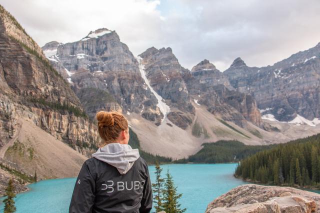 Jazero Moraine Lake začína tam, kde sa končí cesta, lovci zážit
