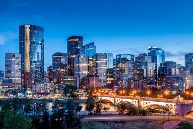 Nočné Calgary. foto: archív 