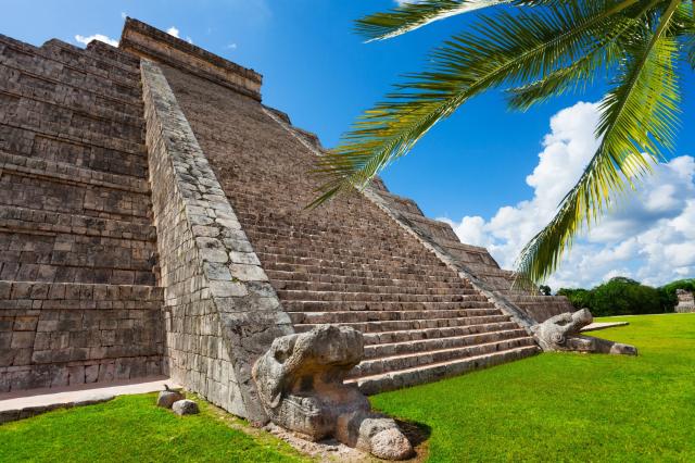 Legendárna a tajomná Kukulkánová pyramída je stredobodom pozorn