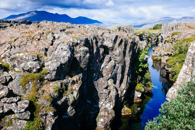 Kontinentálna trhlina v Národnom parku Þingvellir je jedným z n