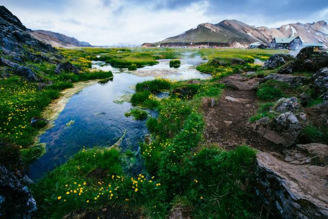 Termálne premene v kempe Landmannalaugar sú alternatívou ako pr