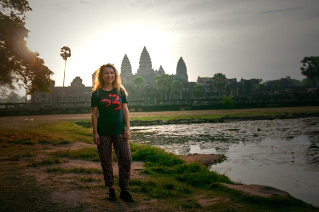 Silueta nádherného Angkor Watu sa pomaly osvetľuje.
foto : Zuza