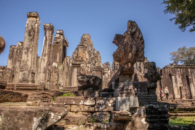 Ďalší z angkorských chrámov, úplne odlišný od Angkor Watu, ktor