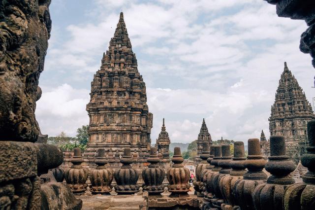 Hinduistický chrámový komplex Prambanan (UNESCO).
foto : Jozef 