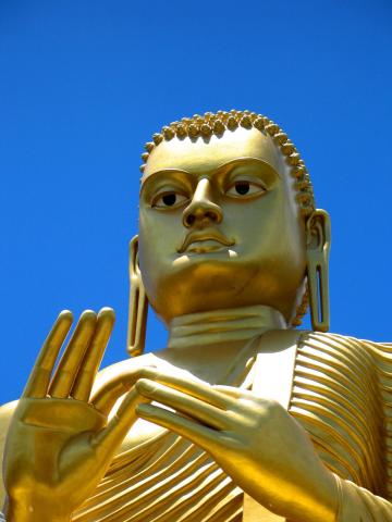 Zlatý Budha v Dambulla. Miestne jaskyne sú pod patronátom UNESC