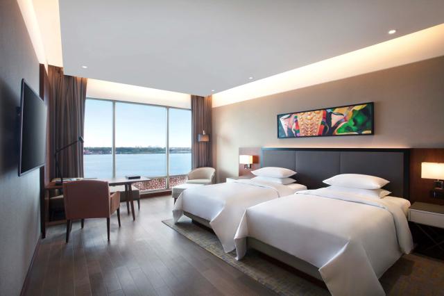 Prémiový hotel Grand Hyatt má 248 luxusných izieb (rozloha od 4