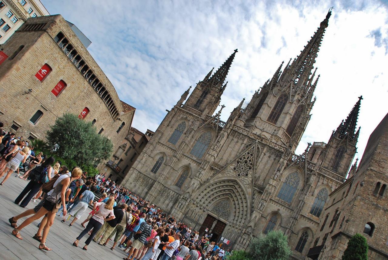 Hoci je Barcelona moderným mestom, stále v sebe ukrýva niekoľko