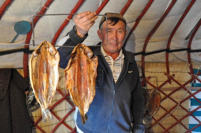 Návšteva jurty s domácimi neďaleko Issyk Kul, kde predávajú čer