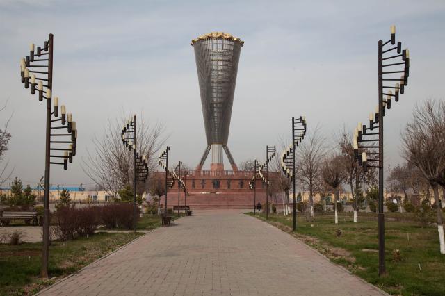 Kazachstan a jeho moderná výstavba v Parku nezávislosti v meste