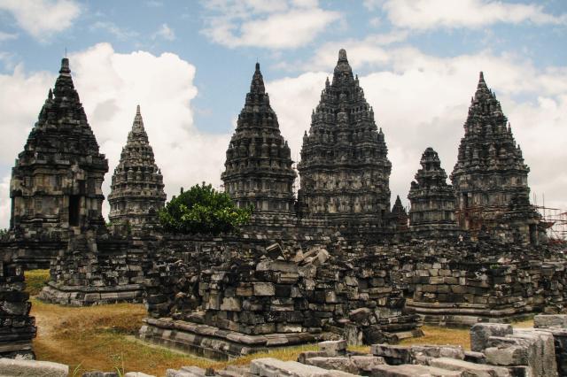 Prambanan - hinduizmus pod ochranou UNESCO.
foto : Jozef HARVÁN