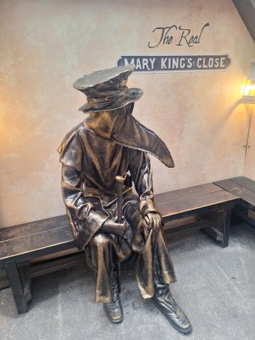 Mary King's Close je historická štvrť, ktorá sa nachádza pod bu
