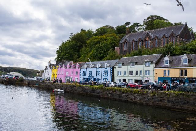 Portree je hlavné a najväčšie mesto na ostrove Skye. Najznámejš