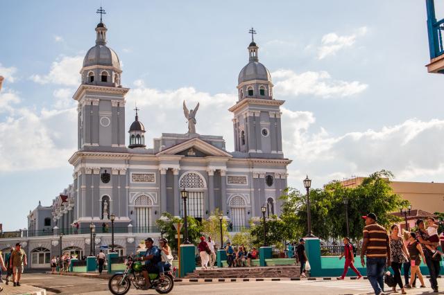 Santiago de Cuba je dušou Kuby. Významné pútnické mesto v Karib