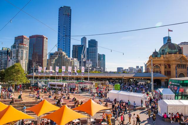 Mestský ruch Melbourne Vás určite dostane. Príjemná a uvoľnená 