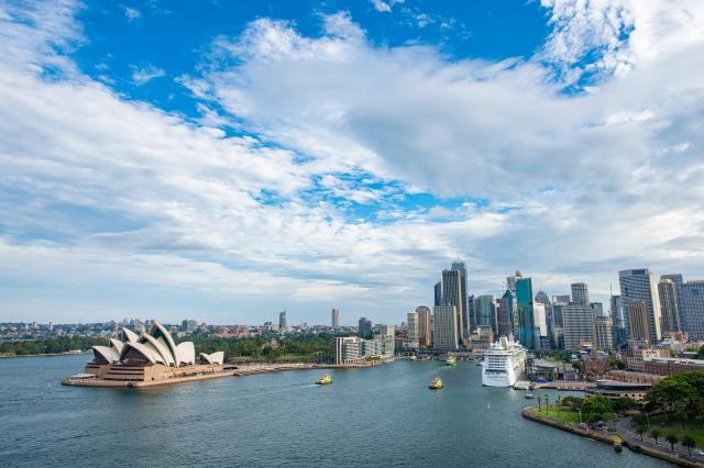 Prehliadka Sydney býva rozsiahla, no my si ju vieme ešte aktívn