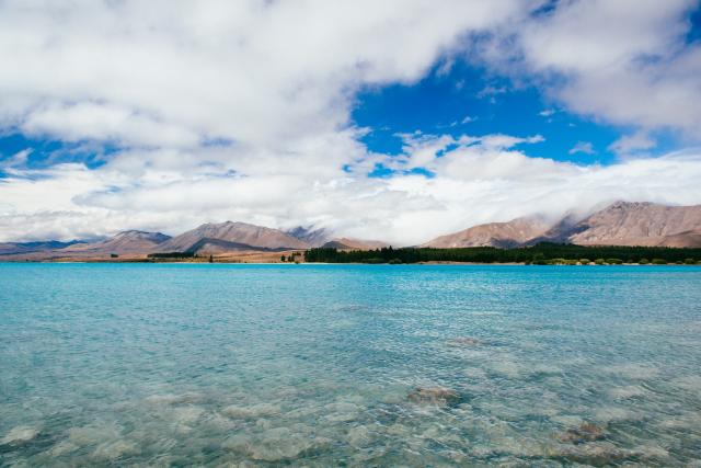 Cestou zazrieme prvé ľadovcové jazero Tekapo.  foto: Robert TAR