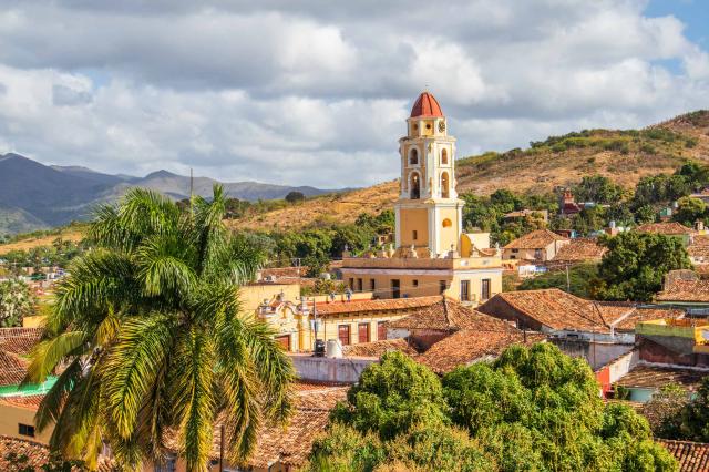 Príchod do Trinidad, ktorého hlavné námestie je pod patronátom 