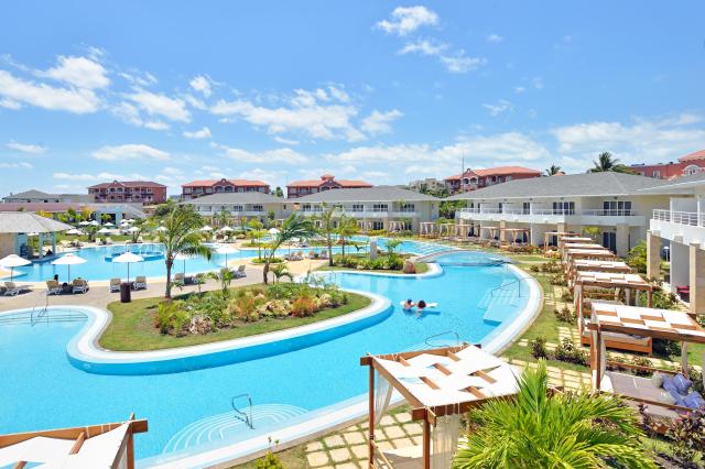 Pláž pred elitným hotelom Paradisus Princesa alebo radšej bazén