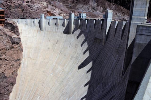 Opäť sa pozeráme na rieku Colorado, tentokrát prehraDeňé Hoover