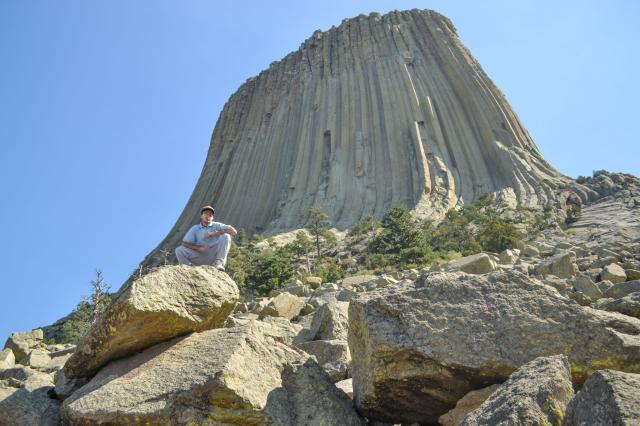 Devils Tower budeme môcť vidieť pri dobrej viditeľnosti z diaľk