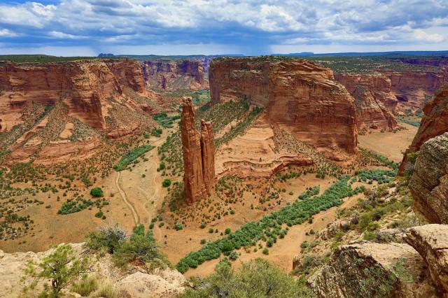 Spider rock v najnavštevovanejšom prírodnom monumente USA, Cany