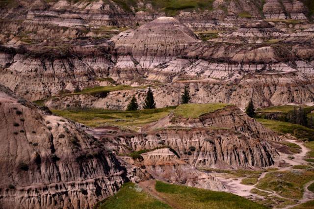 Typická krajina v okolí mestečka Drumheller