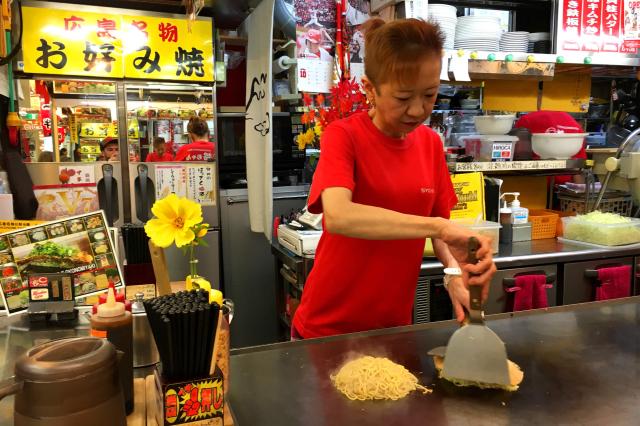 Ochutnáte tradičnú slanú palacinku okonomiyaki? Vieme, kde ju p