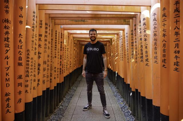 Japonsko je brána do iného sveta. Svätyňa Fushimi Inari. foto :