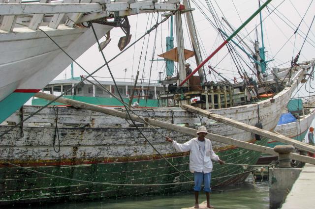V Jakartskom prístave Sunda Kelapa.
foto: Jozef HARVÁNEK — 