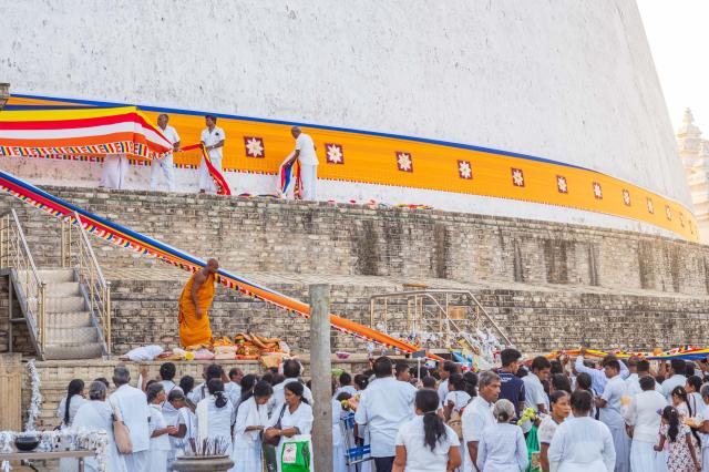 Anuradhapura bola založená ešte v 4. storočí p.n.l. a bola poča