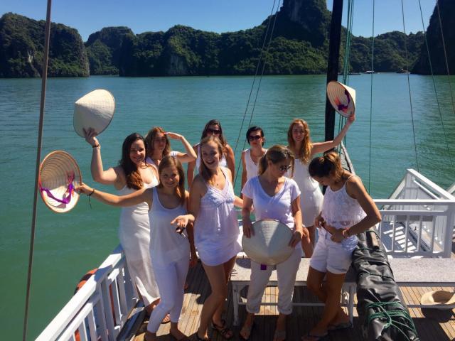 , najväčší predajca Vietnamu v SR, Vás zdraví z Halong Bay.
fot