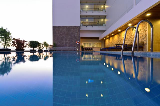 Novotel je príjemný moderný hotel priamo pri pláži. Čaká vás od