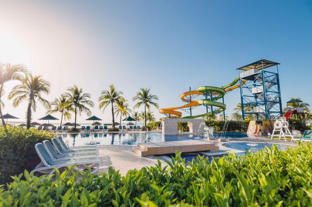 Hotel Royal Decameron má 9 bazénov (aj detský bazén), uteráky s