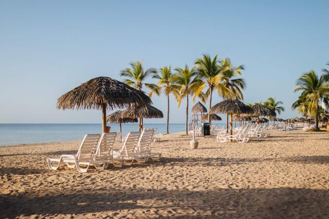 Hotel Royal Decameron sa nachádza priamo na piesočnatej pláži. 