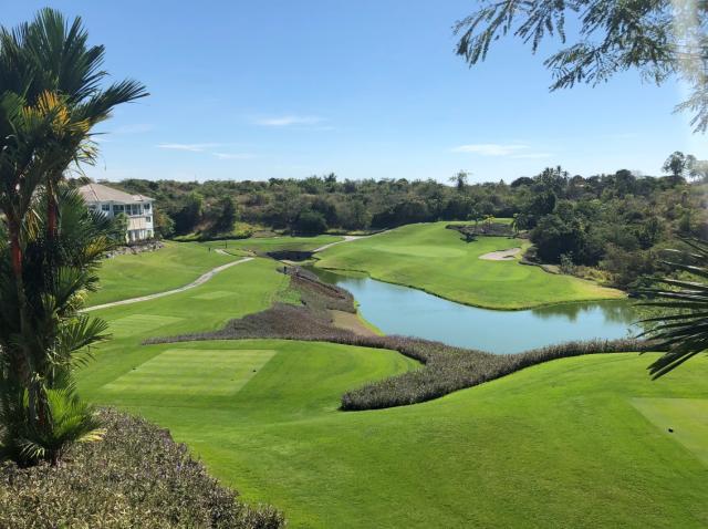 Najkrajší šport na svete? Môžete si ho užiť aj v Paname. Golfov