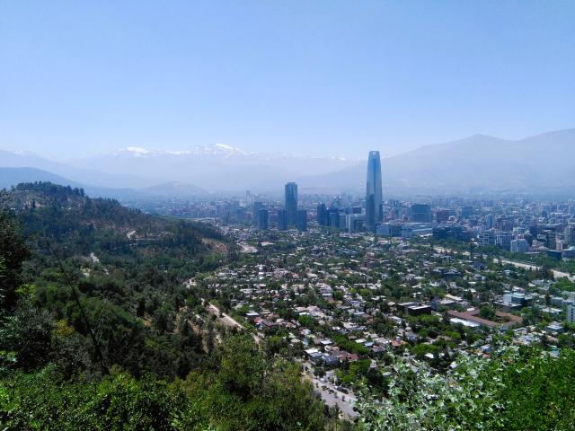 Výhľad na Santiago – mesto, ktoré takto krásne vyrástlo pod And