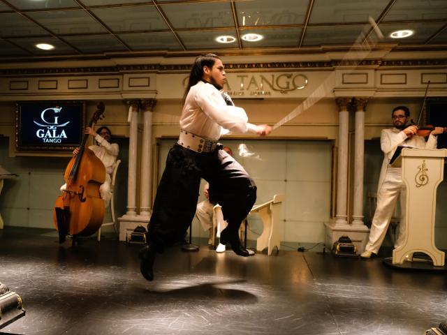 Pulzujúca tango show - večer plný vášne na scéne (fakultatívne)